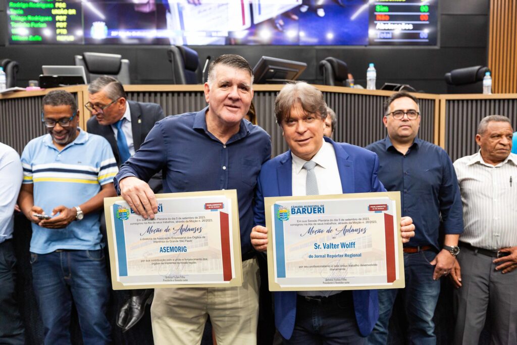 Câmara de Barueri faz homenagem à Asemorig e jornalistas