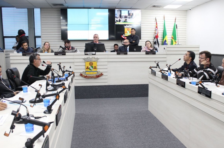 Carapicuíba realiza audiência sobre Lei Orçamentária de 2024