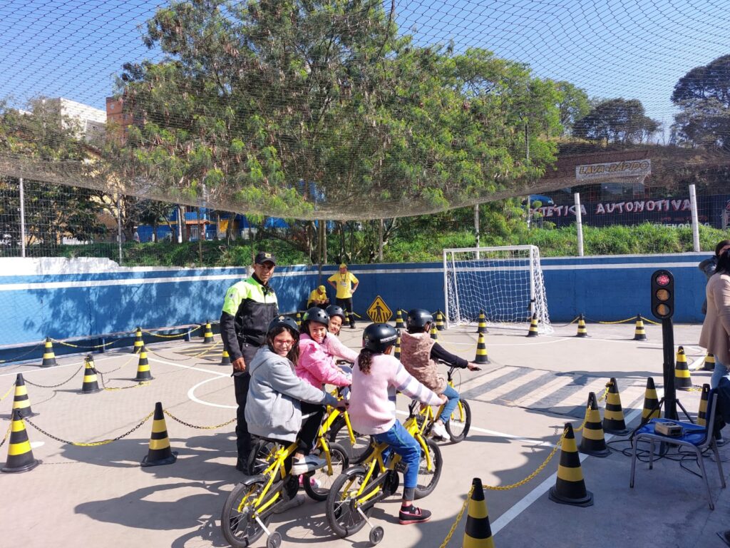 Cotia amplia fiscalização a transporte escolar irregular