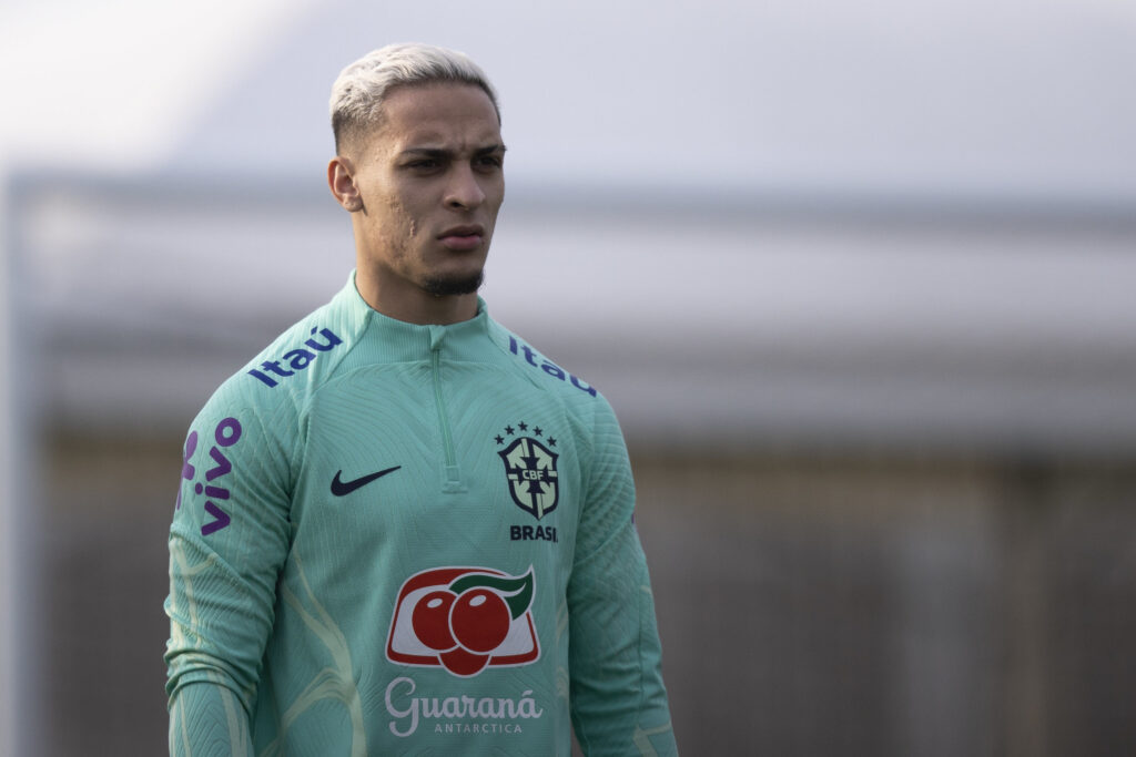 Jogador osasquense Antony é cortado da Seleção Brasileira