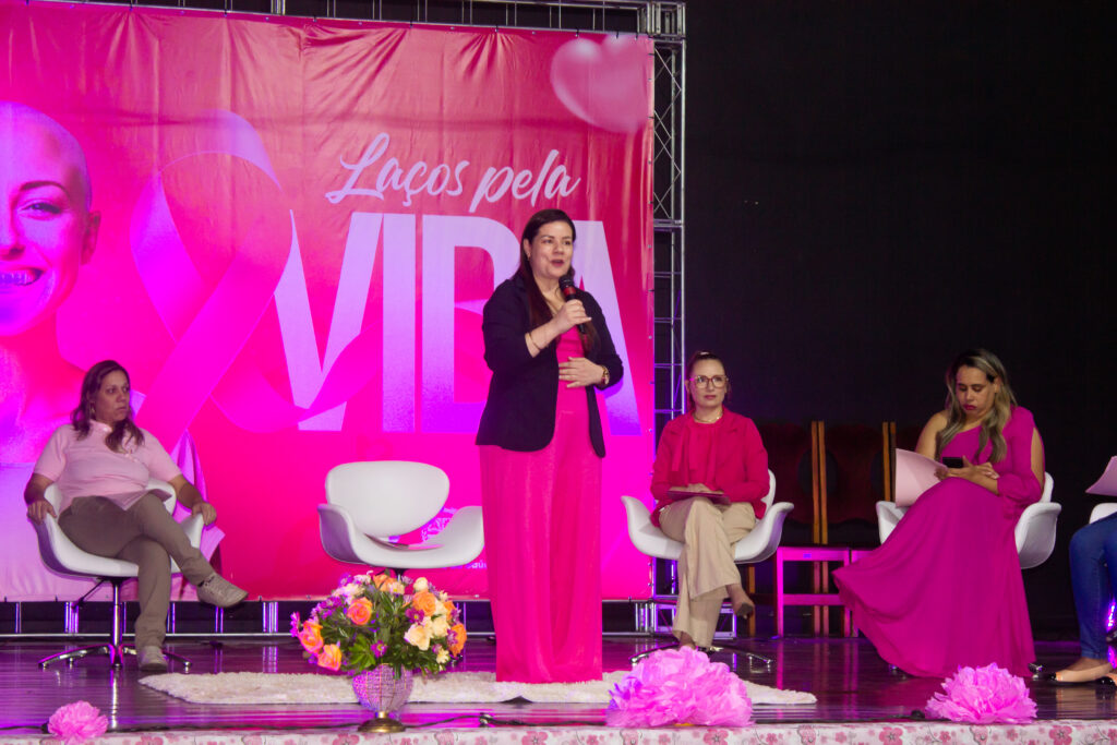 Jandira adere ao Outubro Rosa com exames, caminhadas e conversas