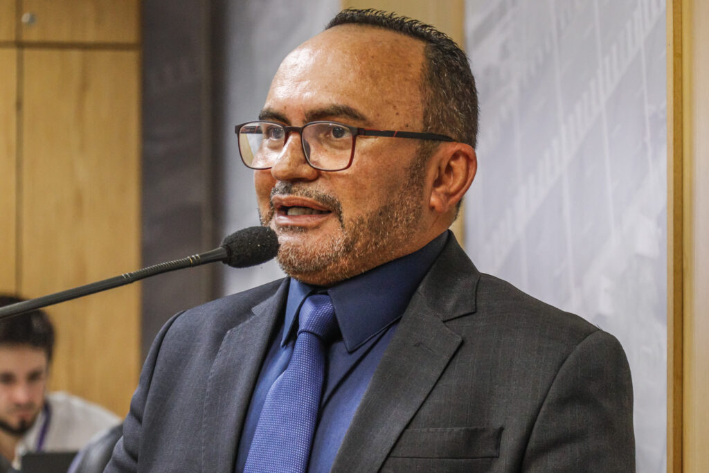 Osasco analisa PL que cria cargo de intérprete de Libras