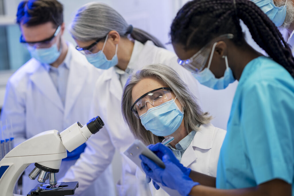 Médicos: Estado de SP tem 166 mil profissionais, segundo Demografia Médica
