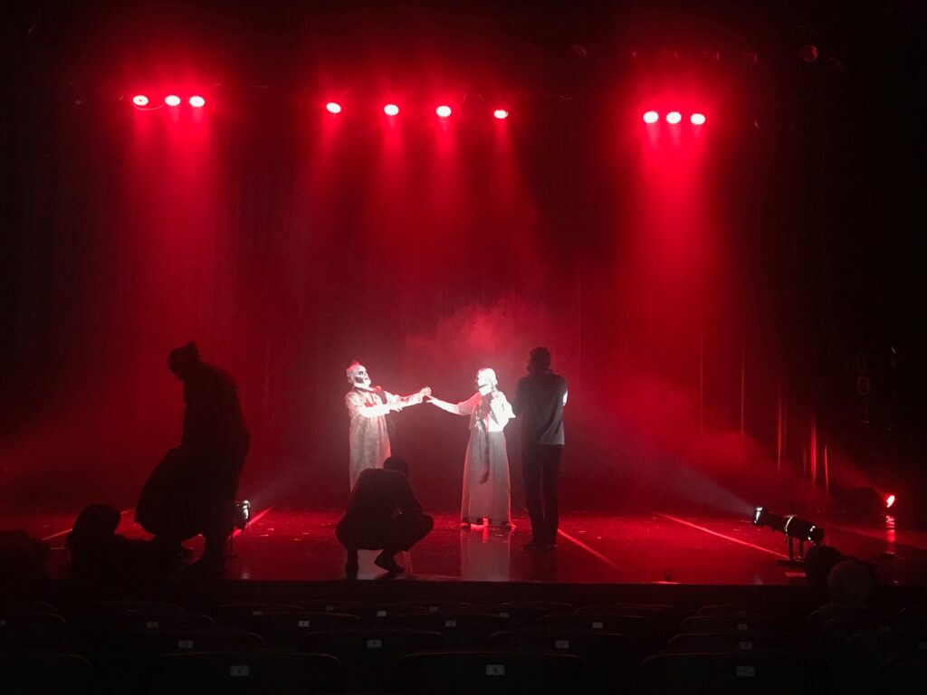 Barueri: Praça das Artes apresenta a peça O Arquiteto e o Imperador da Assíria