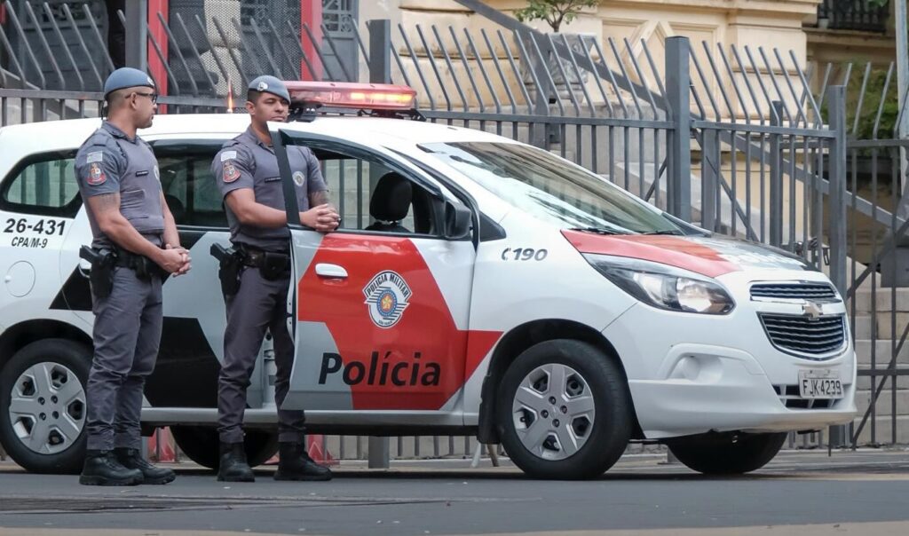 Em São Roque, homem é encontrado morto dentro de carro