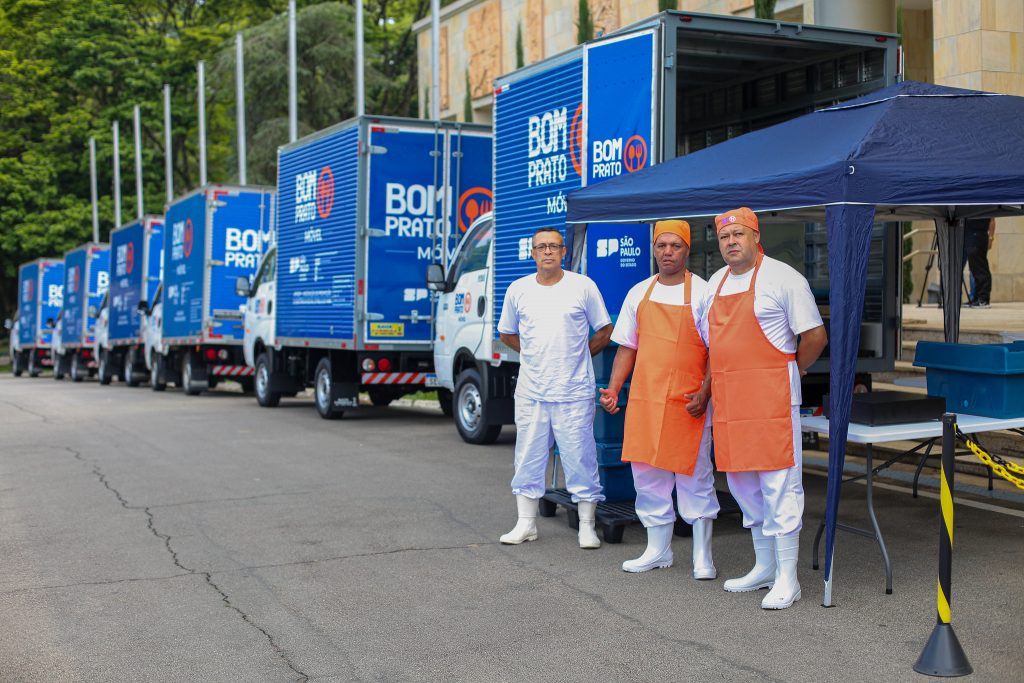 Para ampliar serviço, Cotia ganha unidade móvel do Bom Prato