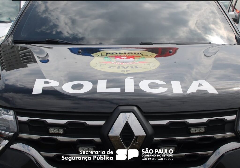 Cotia: homens roubam bar e residência e depois fogem