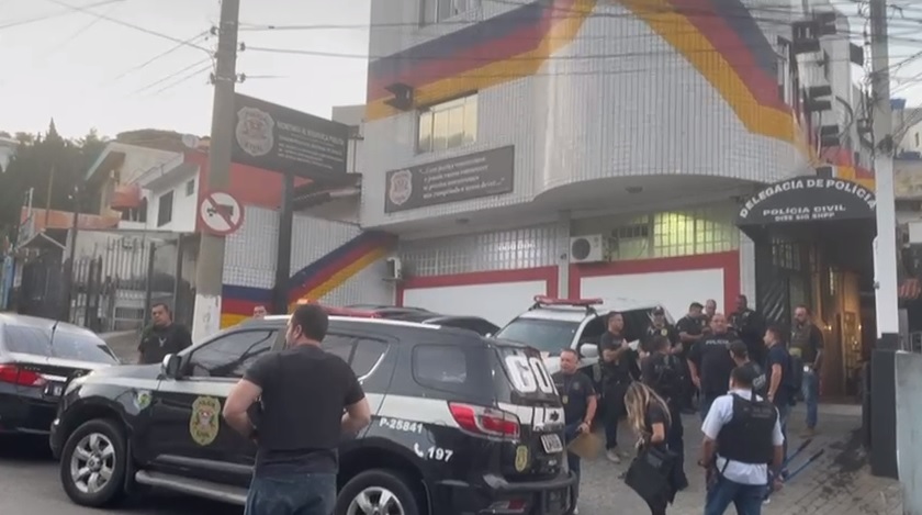 Carapicuíba: Polícia descobre local com mais de 170 quilos de drogas