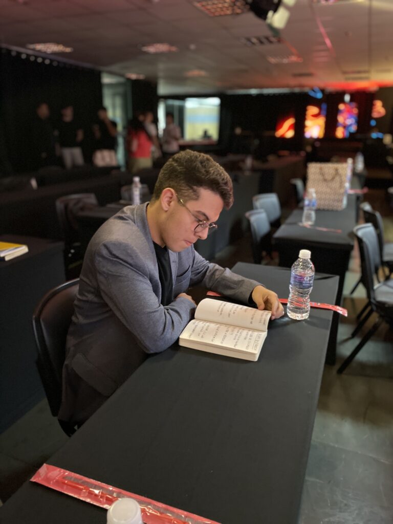 Estudante de Osasco inspira jovens a lidar com dinheiro