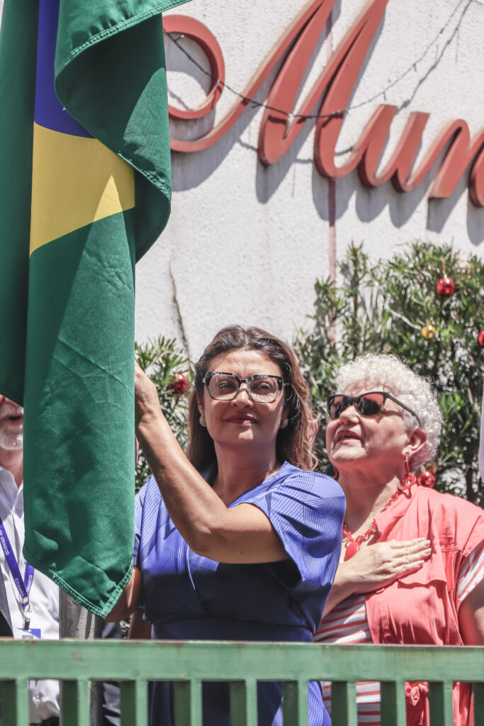 Jornalista Claudia Azevedo é homenageada em Osasco