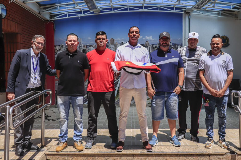 Jornalista Claudia Azevedo é homenageada em Osasco