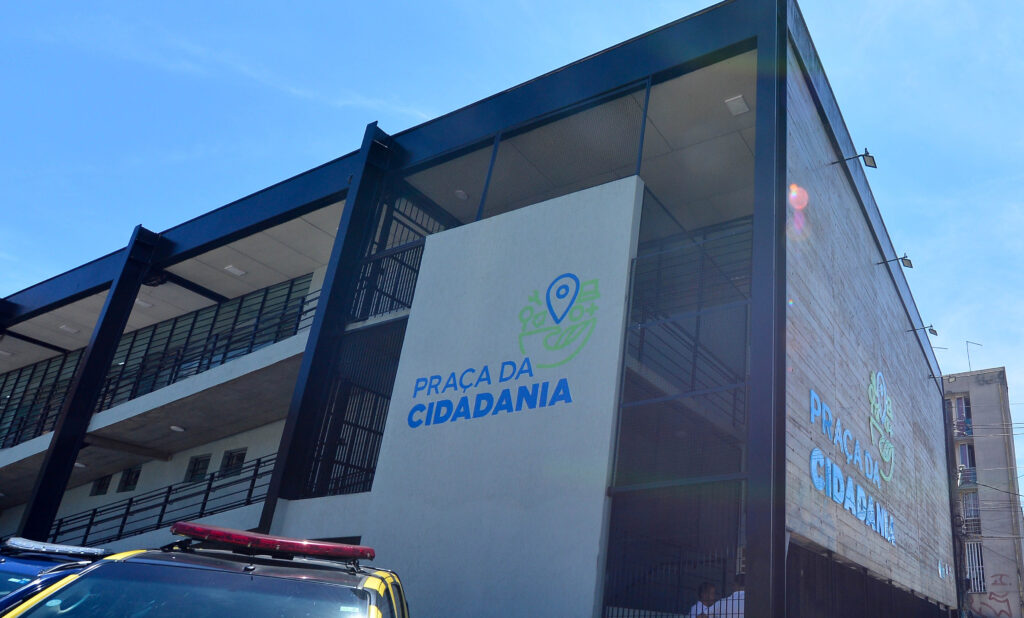 Governador Tarcísio de Freitas entrega Escola de Qualificação em Osasco