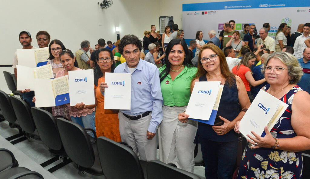 Governador Tarcísio de Freitas entrega Escola de Qualificação em Osasco