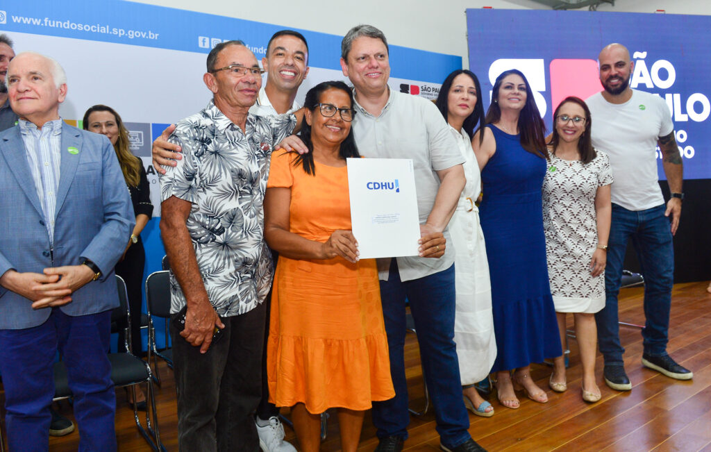 Governador Tarcísio de Freitas entrega Escola de Qualificação em Osasco