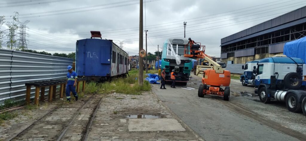 Osasco recebe 11º trem para transporte de 2.600 passageiros