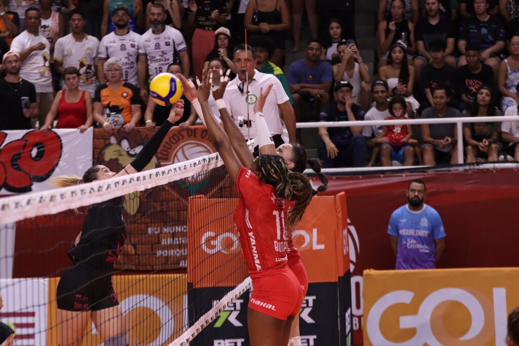 Superliga Bet7k: Osasco vence o Bluvôlei por 3 sets a 1