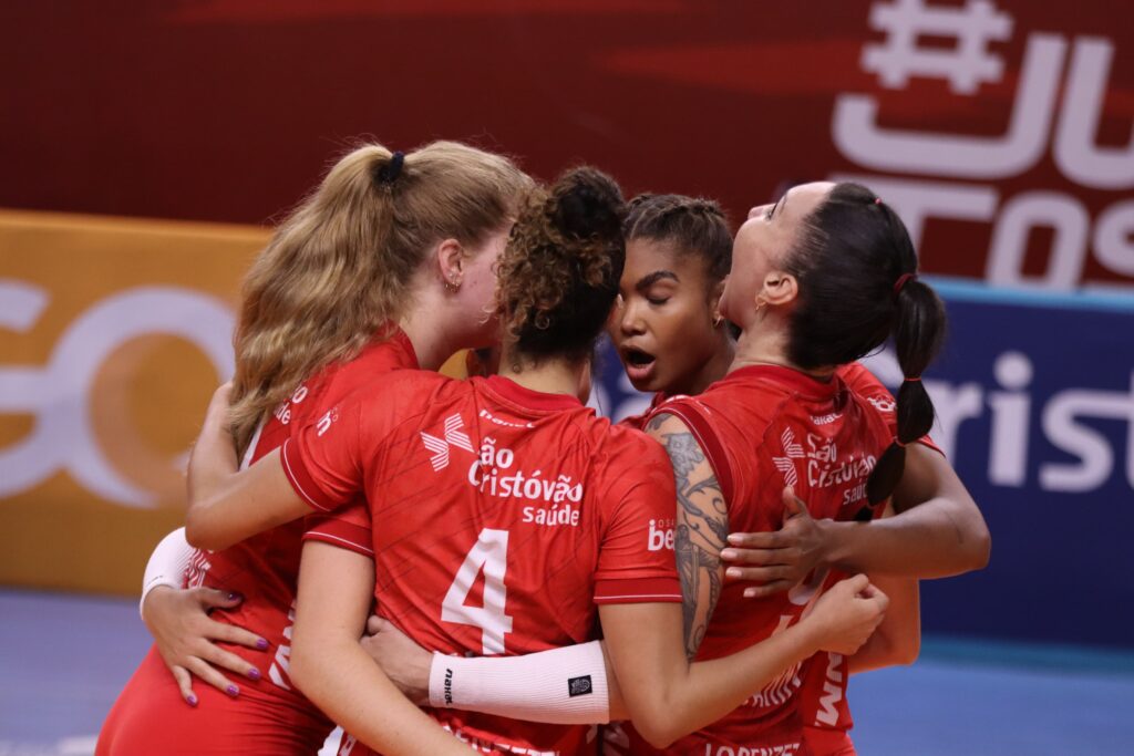 Superliga Bet7k: Osasco vence o Bluvôlei por 3 sets a 1