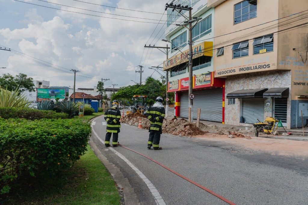 Sabesp realiza intervenção na região central de São Roque