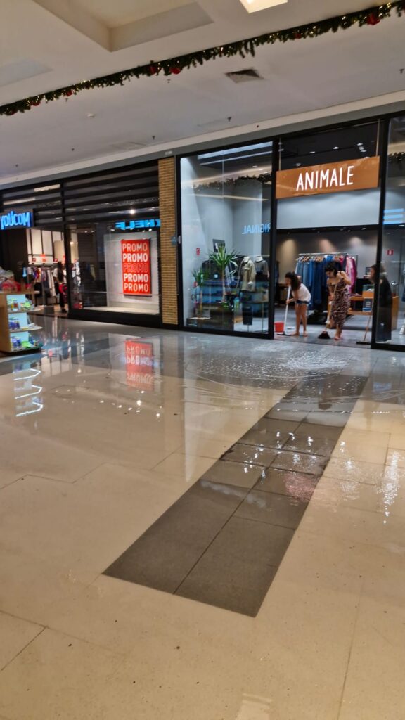 Chuva forte em Barueri causa transtornos e alagamentos