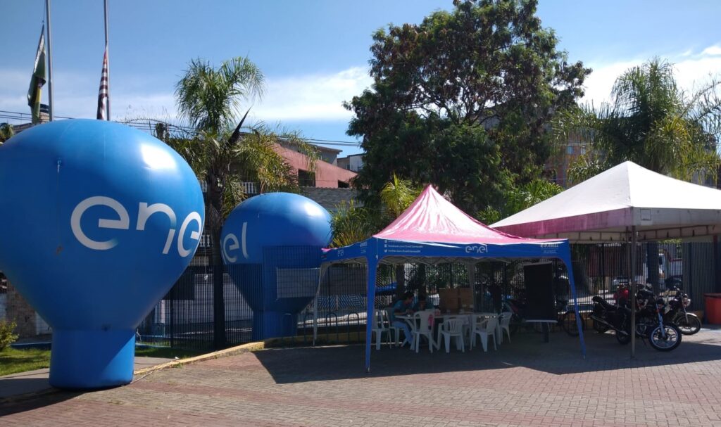 Em Osasco, Enel realiza a troca de geladeiras e lâmpadas