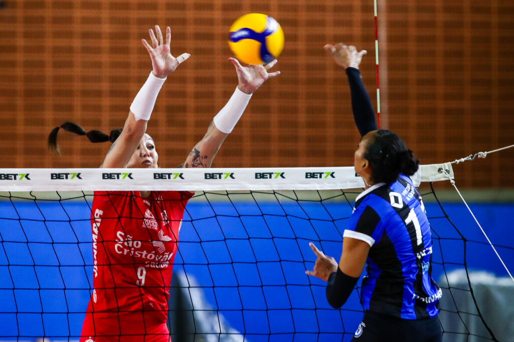 Osasco bate o Pinheiros por 3 sets a 2 e segue invicto