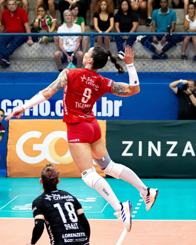 Atleta Tifanny Abreu, do Osasco, é vítima de transfobia