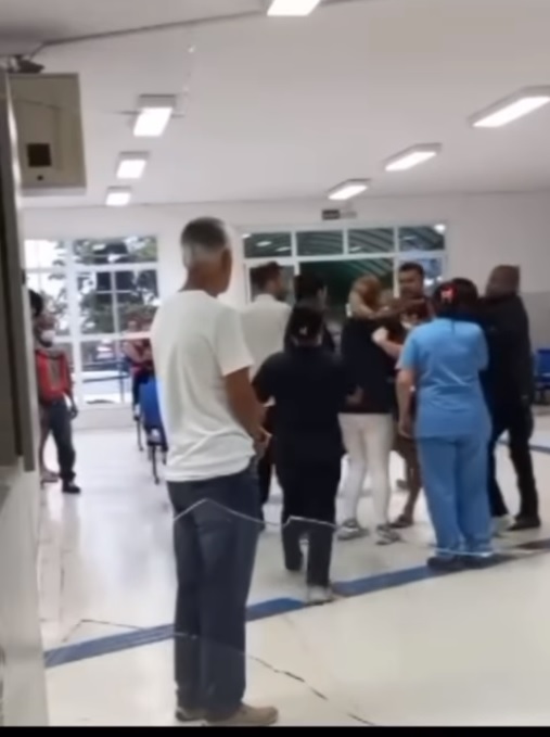 Cotia: homem tenta agredir funcionários em UPA do Atalaia