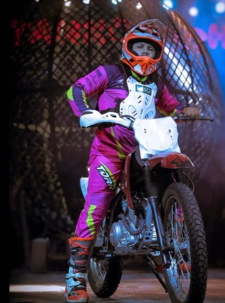 Circo Stankowich Gold, um mais antigos do Brasil, chega a Barueri