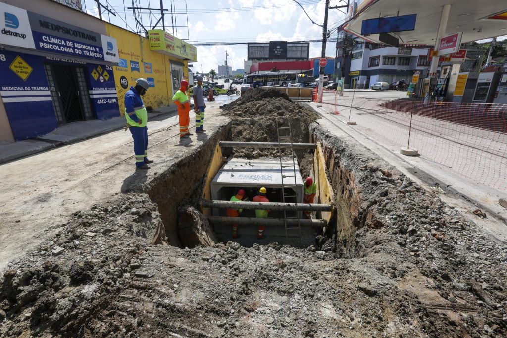 Itapevi: interdição para obras de canalização no Vale do Sol é ampliada
