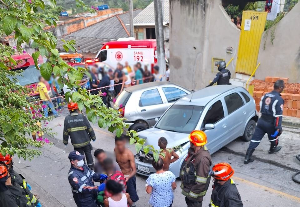 Acidente com micro-ônibus mata mulher de 26 anos, em Itapevi