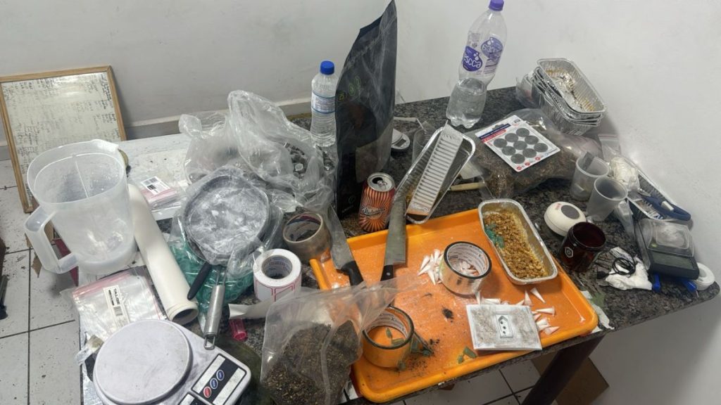 Osasco: PM estoura Casa Bomba e apreende mais de 100kg de drogas