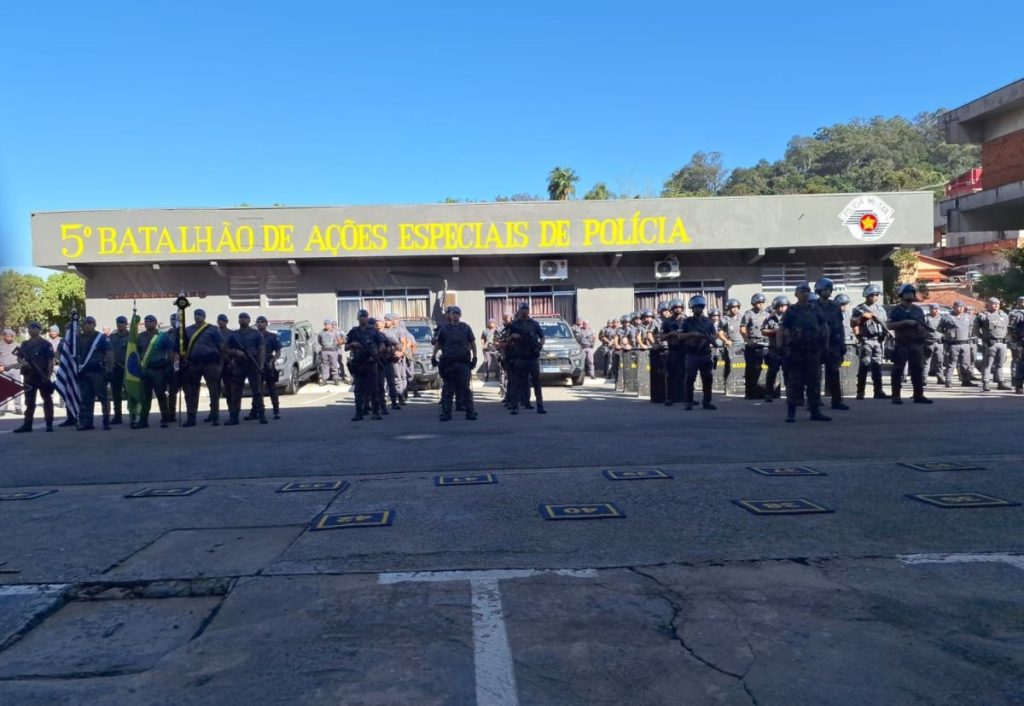 Policiais e civis são homenageados durante evento do 7º aniversário do 5ºBAEP