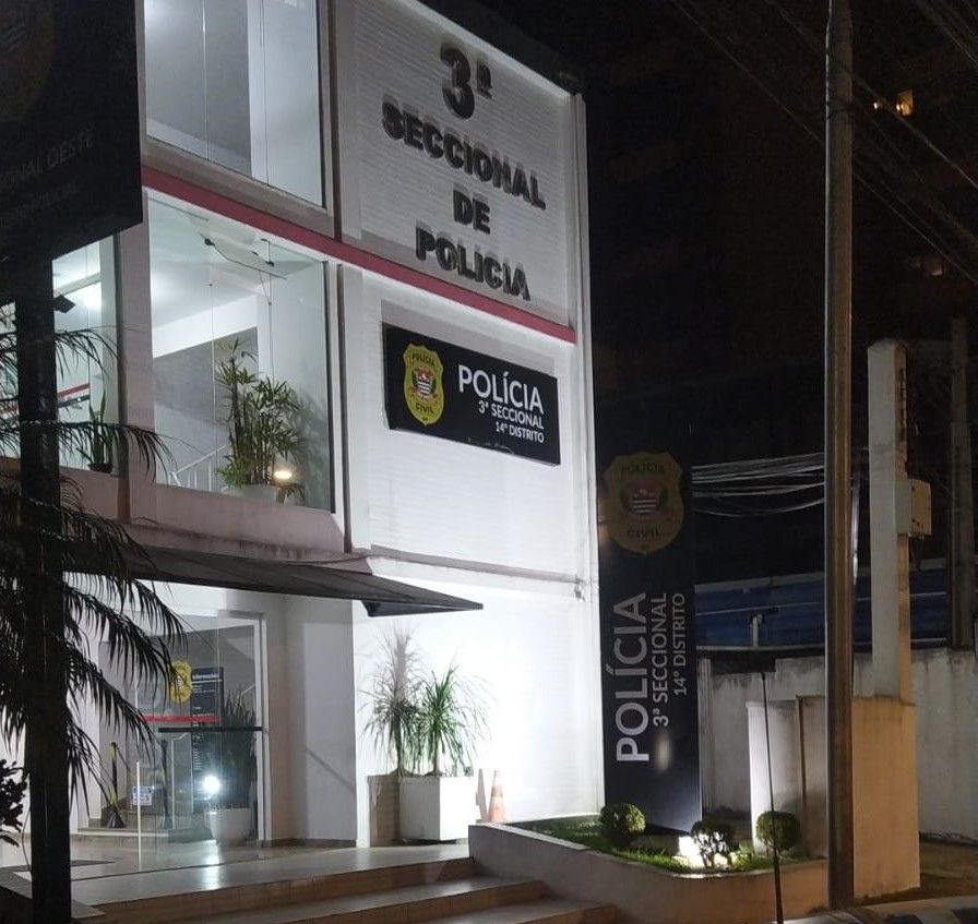 PM prende procurado e recupera veículo e moto roubados