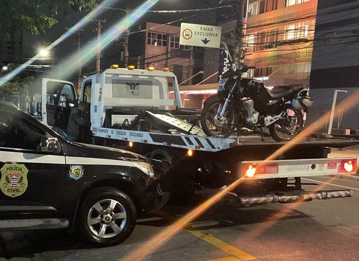 Após perseguição, indivíduos caem de moto e são presos pela GCM de Osasco