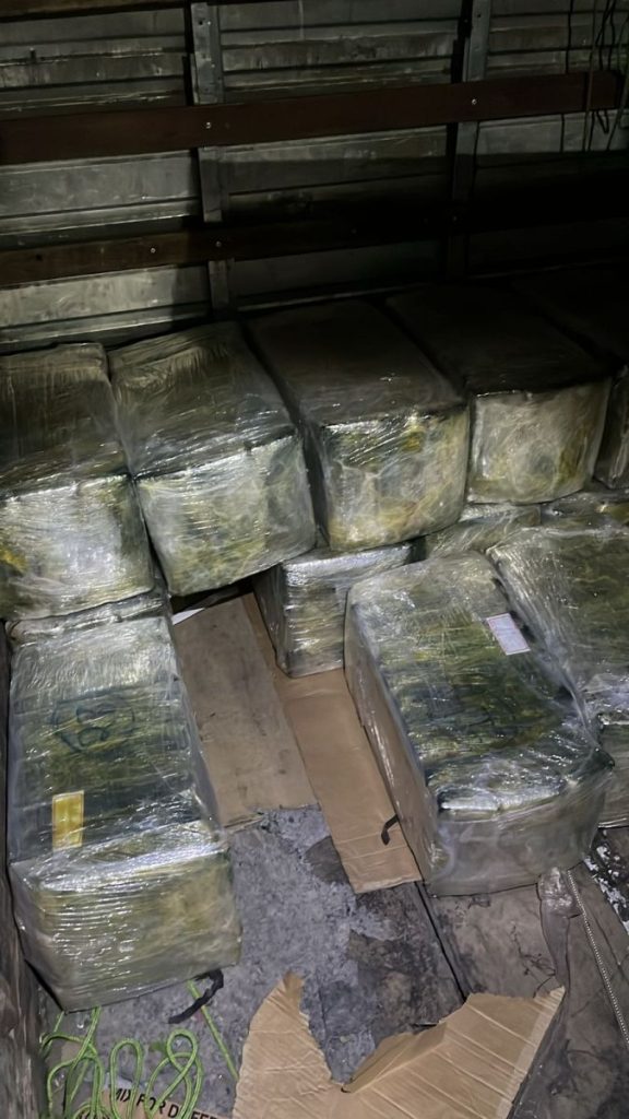 Polícia Civil de Osasco apreende mais de 600kg de droga em Carapicuíba