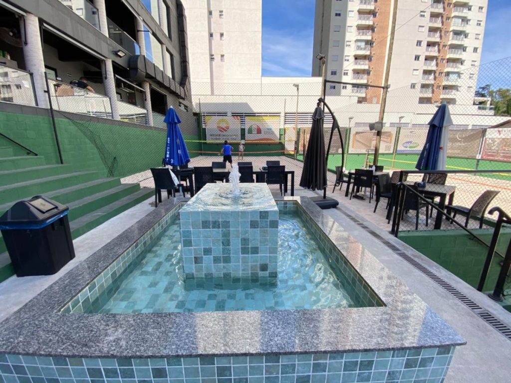 Arena 18: venha praticar beach tennis!