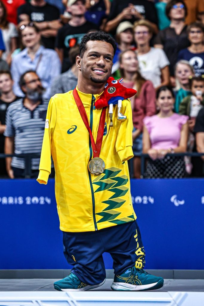 Paraolimpíadas: Gabrielzinho conquista 1º de ouro do Brasil