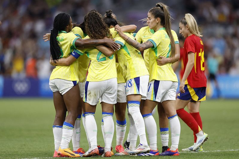 Futebol: Brasil goleia a Espanha e vai para final 