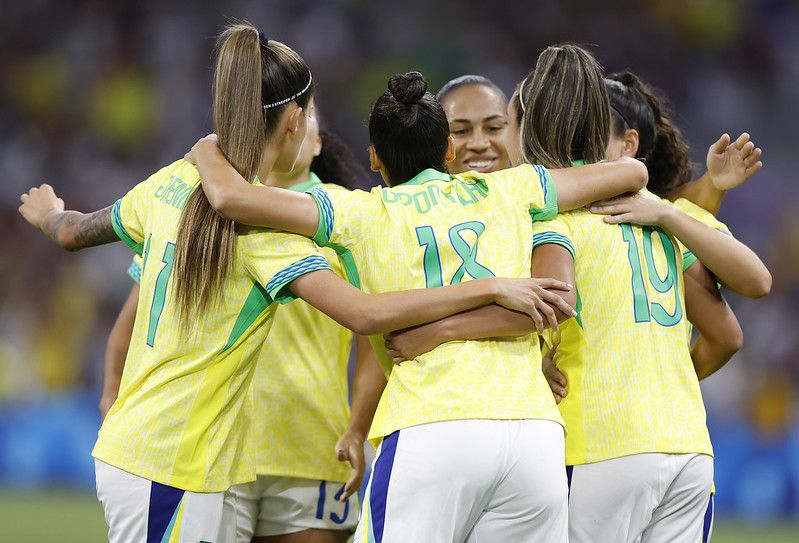 Futebol: Brasil goleia a Espanha e vai para final 