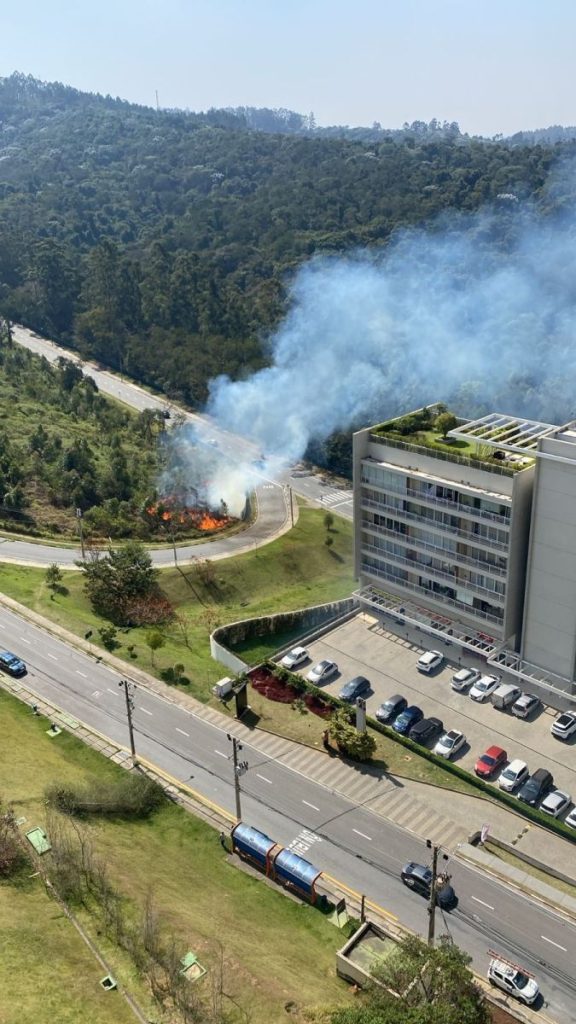 Alphaville e Tamboré registram incêndios em área de mata