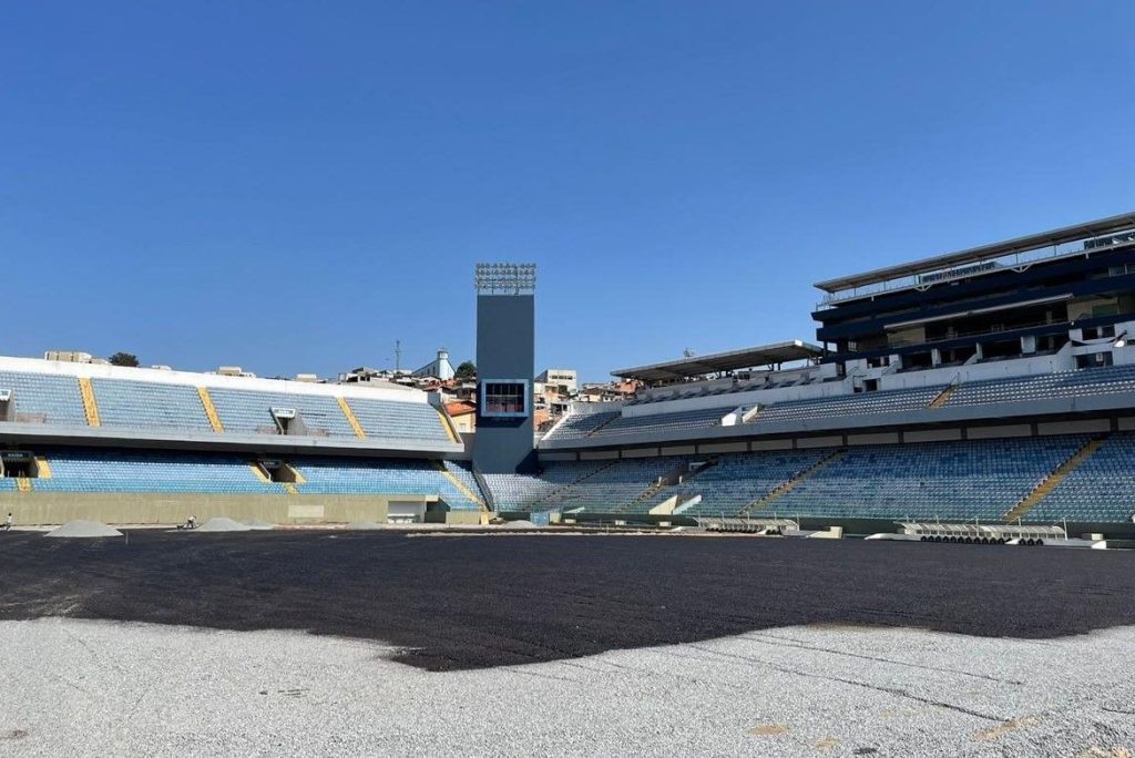Melhorias e reformas: Arena Barueri recebe gramado sintético