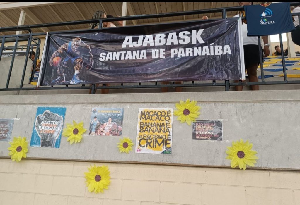 Combate ao racismo: time de basquete de Parnaíba promove ação de conscientização