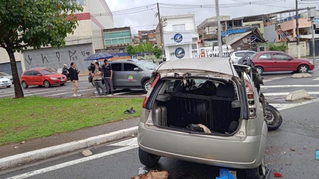 Acidente grave em Barueri deixa dois mortos na manhã desta sexta (8)