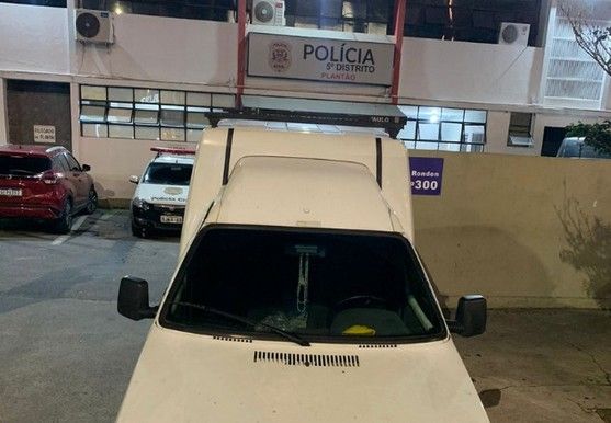 Osasco: PM flagra roubo em farmácia e prende dois criminosos