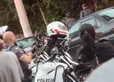 Homem é encontrado morto com vários tiros em Cotia