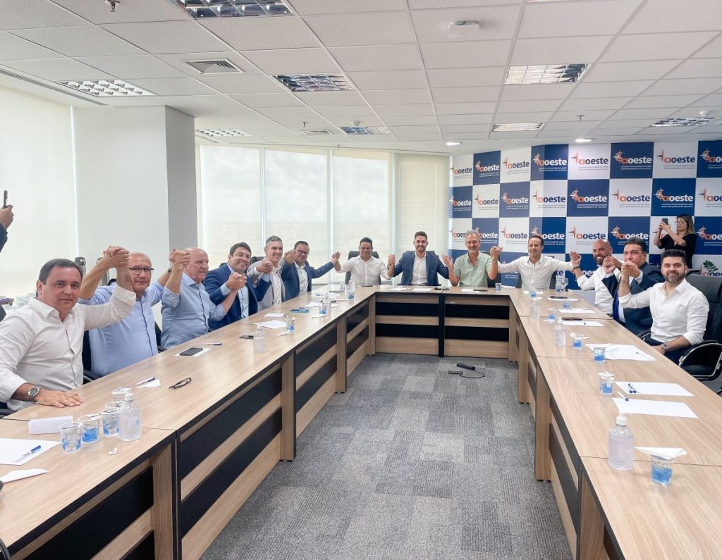 Prefeito Guto Issa é eleito presidente do consórcio Cioeste