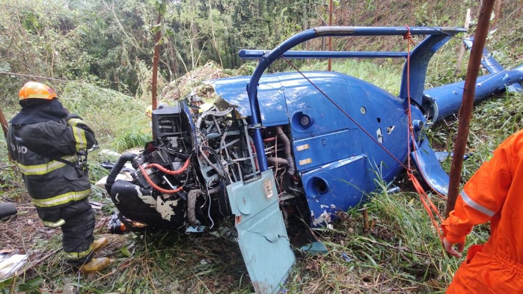 Casal morre em queda de helicóptero em Caieiras