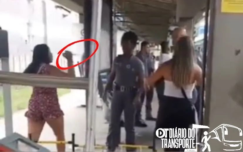 Linha 8: protesto de ambulantes causa caos e afeta passageiros em Carapicuíba