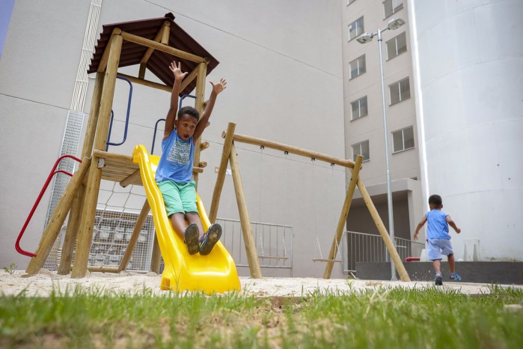 Governo de SP entrega 432 moradias e regulariza imóveis em Embu das Artes