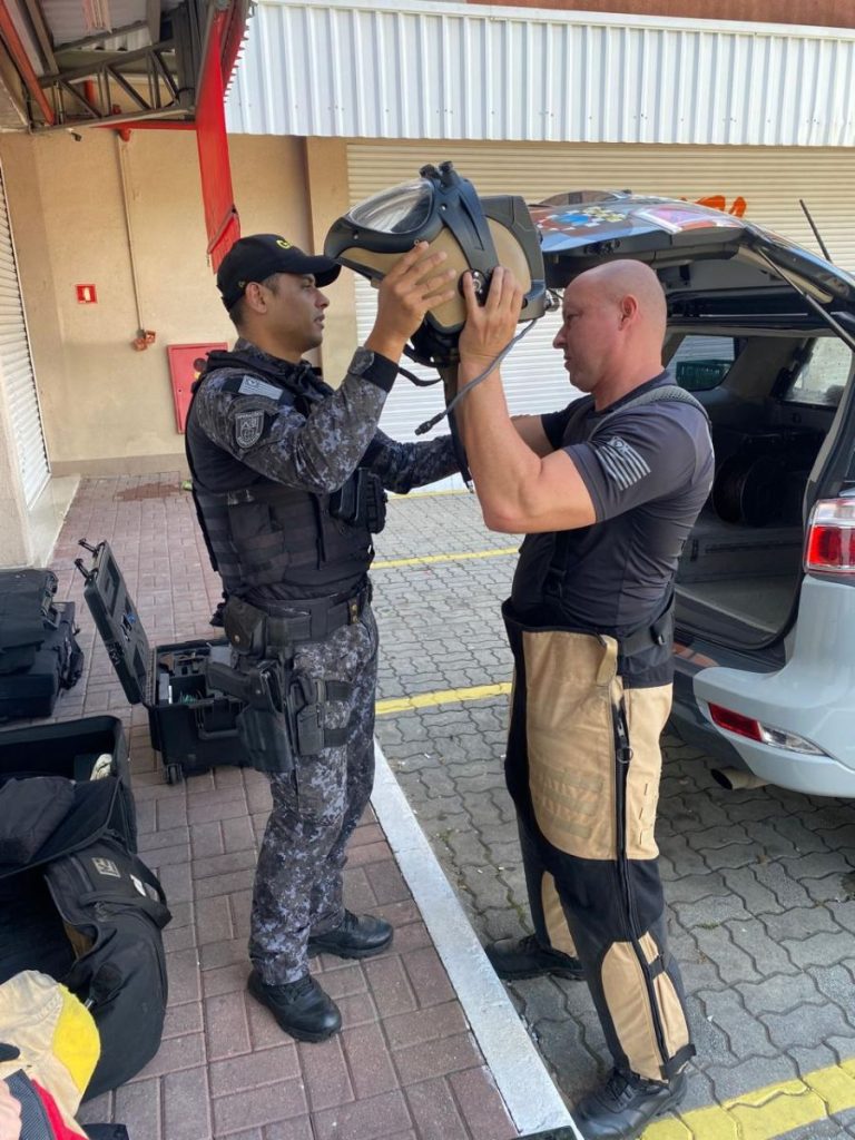 Carapicuíba: Falsa "bomba" em supermercado mobiliza o GATE